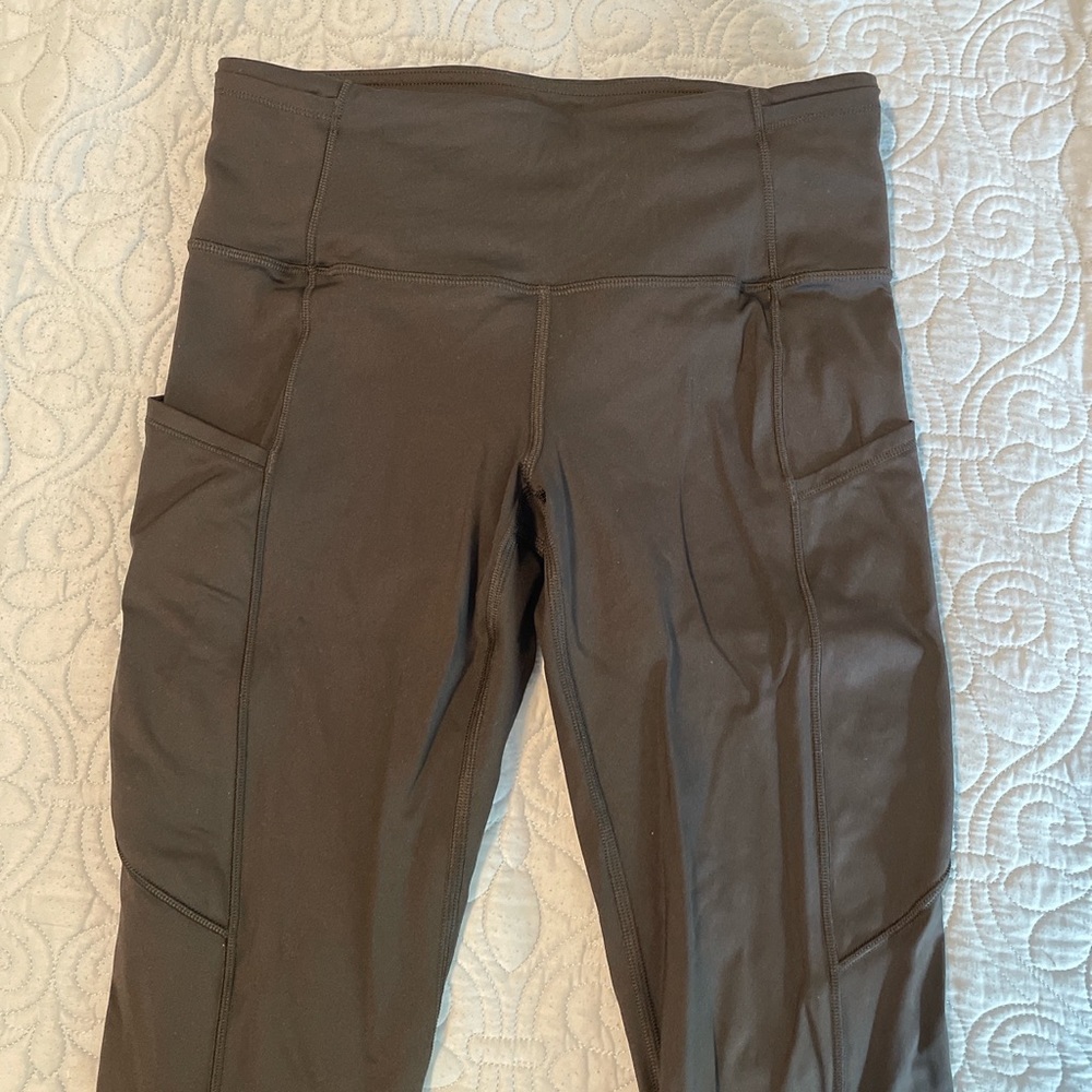 Black Lululemon leggings